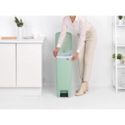 Brabantia StepUp Pedaalemmer 40 Liter Jade Groen -Keukengerei Winkel 102 0108 5 1