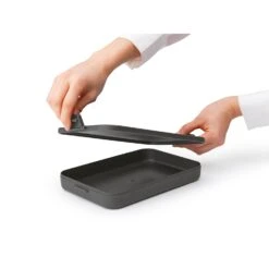 Brabantia Make & Take Lunchbox Plat Donkergrijs 12 Brabantia Make & Take Lunchbox Plat Donkergrijs -Keukengerei Winkel 102 2704 4 1