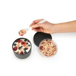 Brabantia Make En Take Yoghurtbeker 0,5 Liter Donkergrijs 12 Brabantia Make En Take Yoghurtbeker 0,5 Liter Donkergrijs -Keukengerei Winkel 102 4180 4 1