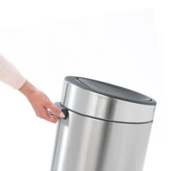 Brabantia Touch Bin Afvalemmer 30 L Mat Staal 14 Brabantia Touch Bin Afvalemmer 30 L Mat Staal -Keukengerei Winkel 102 5462 6 1