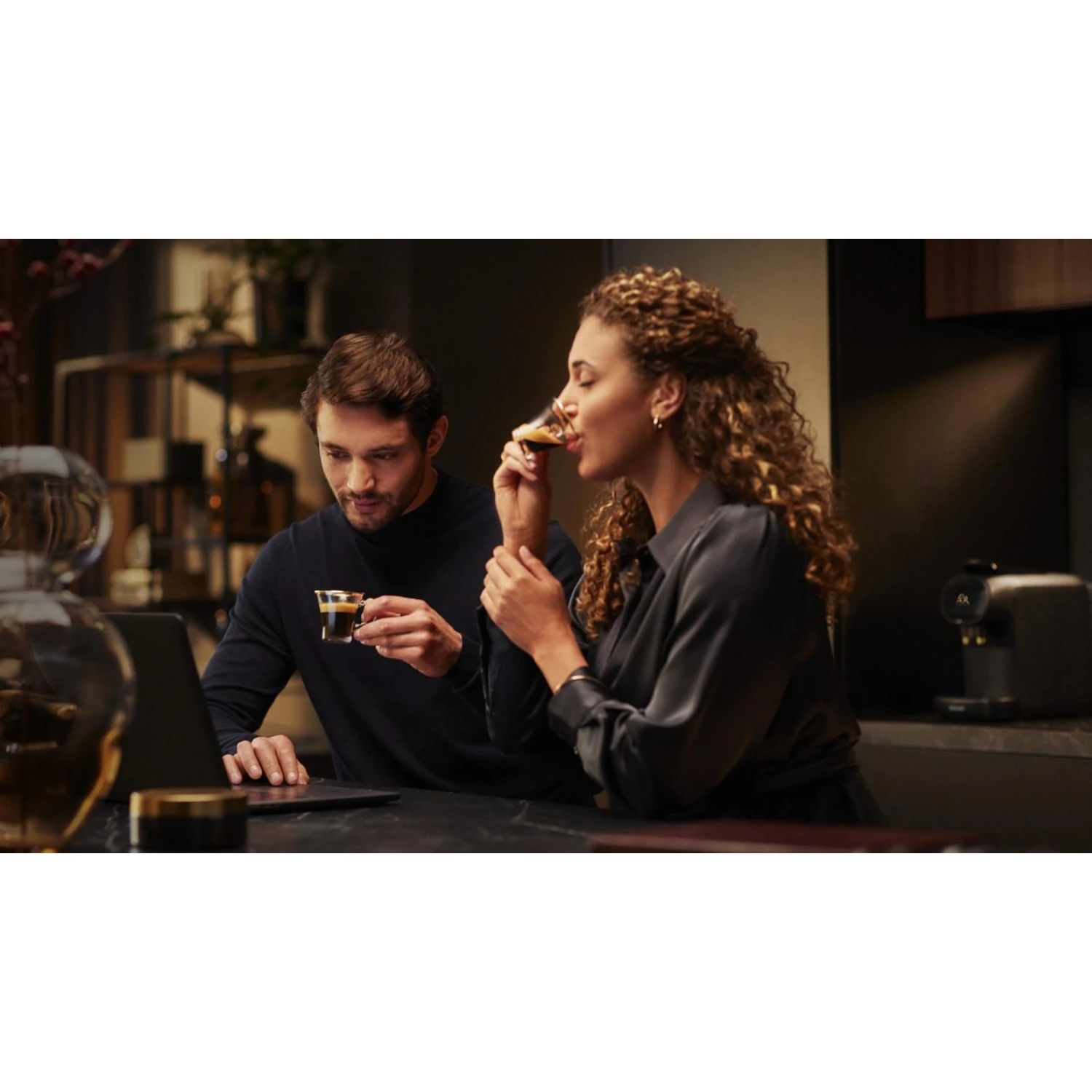 Philips Koffiecupmachine LM9012/60L'OR Barista Sublime Zwart 7 Philips Koffiecupmachine LM9012/60L'OR Barista Sublime Zwart - Afbeelding 5