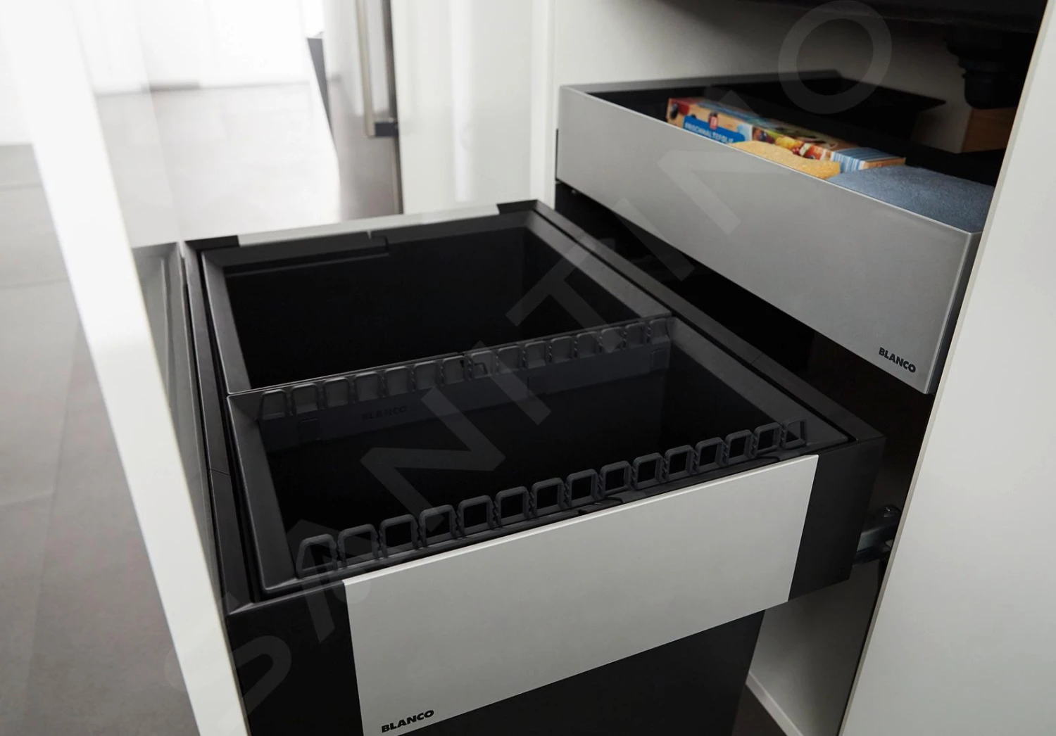 Blanco Select - Inbouw Afvalemmer, Met Scheidingswand, Inhoud 32 L 526200 5 Blanco Select - Inbouw Afvalemmer, Met Scheidingswand, Inhoud 32 L 526200 - Afbeelding 3